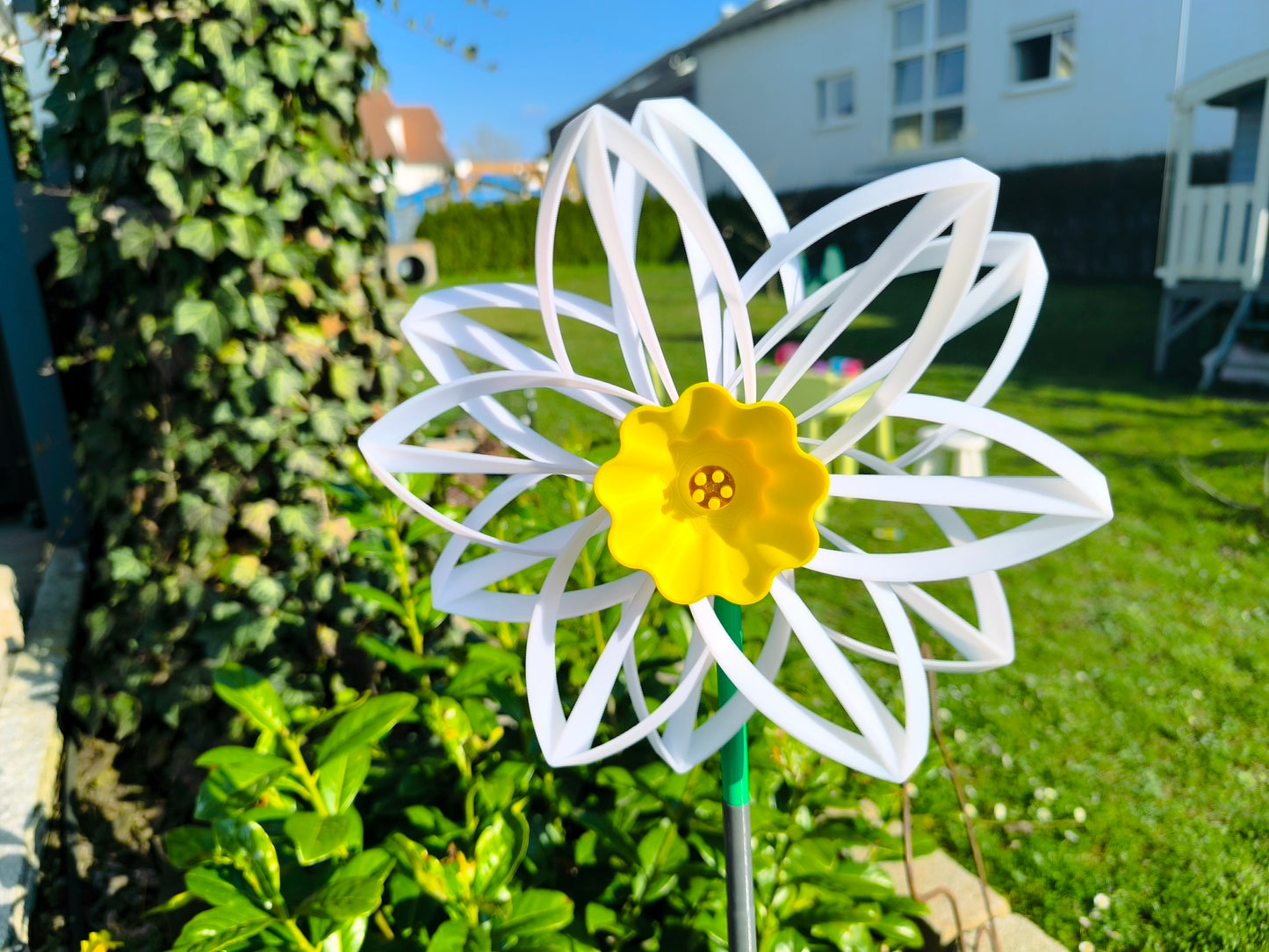 Garden Spinner - Daffodil